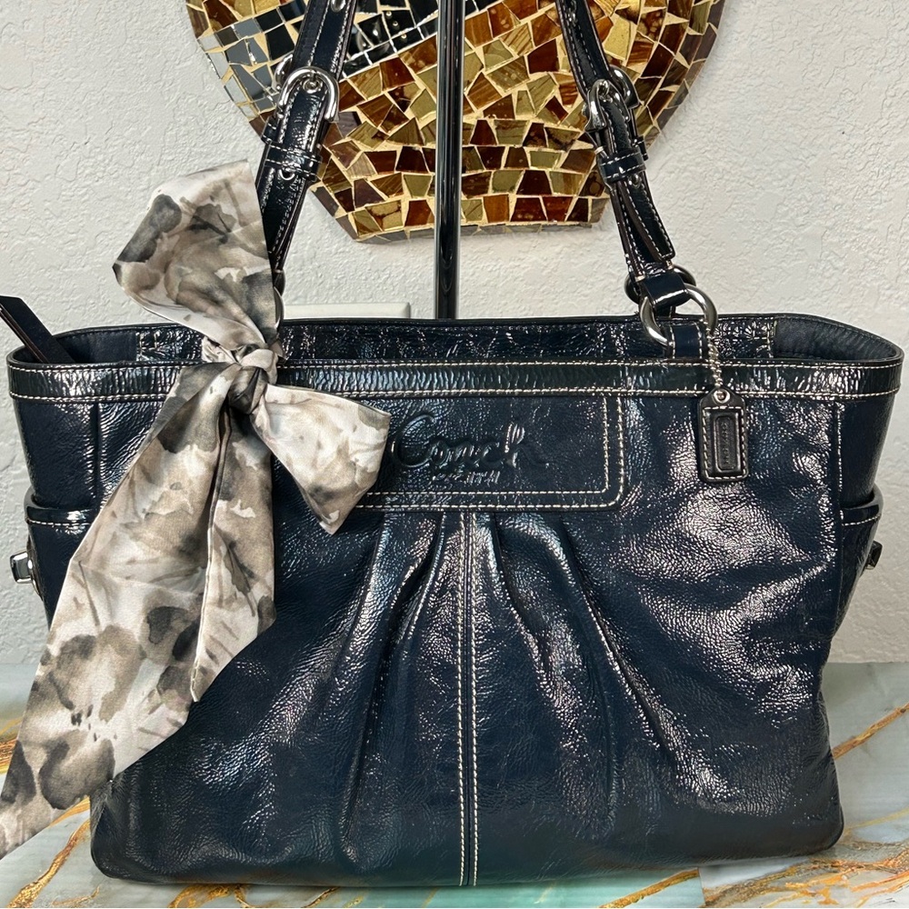 COACH 2009 Gallery Navy Blue Patent Leather Shoulder Bag 💙 - Picture 5 of 17